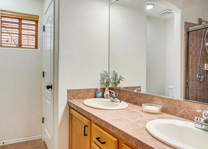 Near Golf Courses: Poolside Paradise In Yuma! Holiday home Fortuna