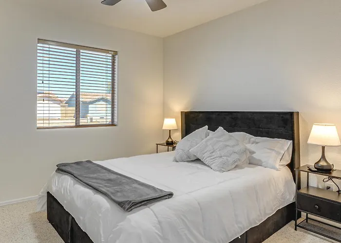 Near Golf Courses: Poolside Paradise In Yuma! Fortuna