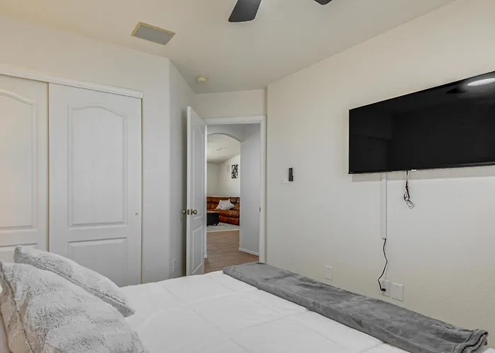 Near Golf Courses: Poolside Paradise In Yuma! *