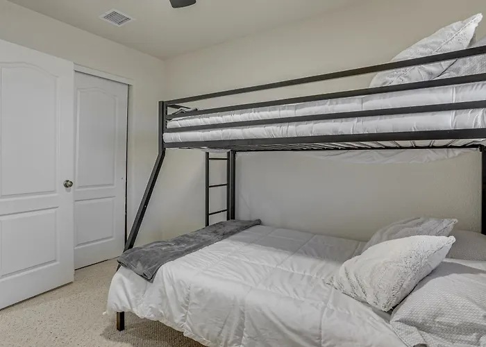 Near Golf Courses: Poolside Paradise In Yuma! Holiday home