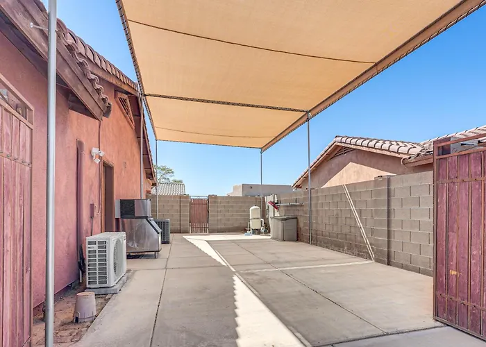 Holiday home Near Golf Courses: Poolside Paradise In Yuma!
